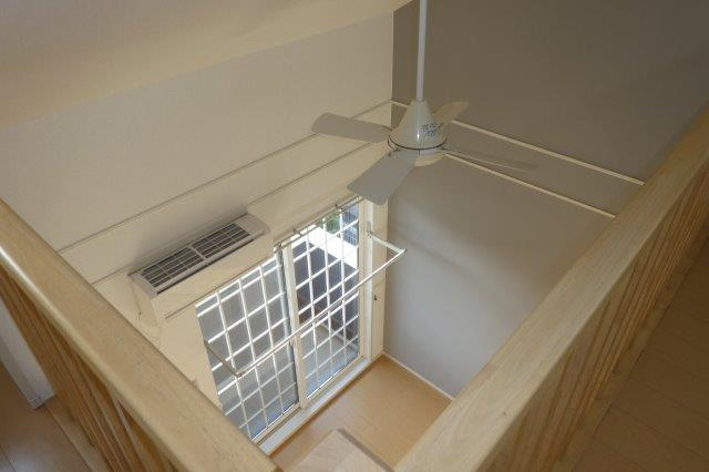 倉敷市福島のタウンの展望|２F→１F吹き抜け