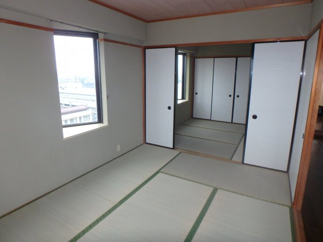 イーストタウンの収納