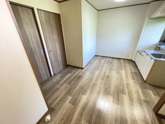 【居間・リビング】 | こちらの居間で趣味の時間をお楽しみください