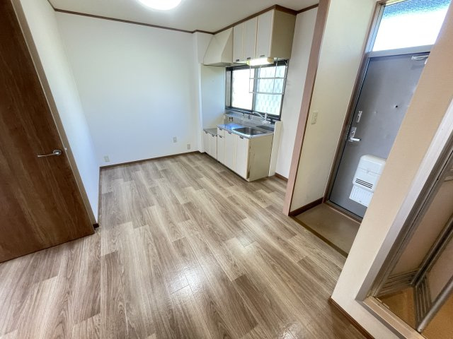 【居間・リビング】 | こちらの居間で趣味の時間をお楽しみください