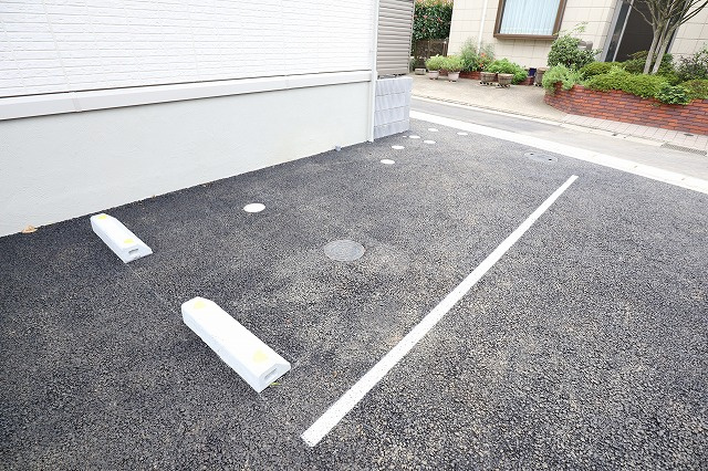 フラーリッシュの駐車場