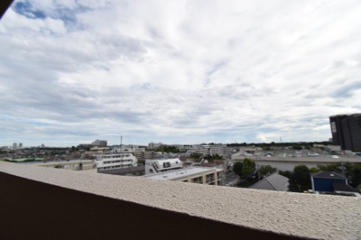 【展望】 | サンクレイドル西東京ウインフォート | 景色を遮るものがないと、陽の光を長い時間浴びられます。空気も澄んでいるように感じますね。