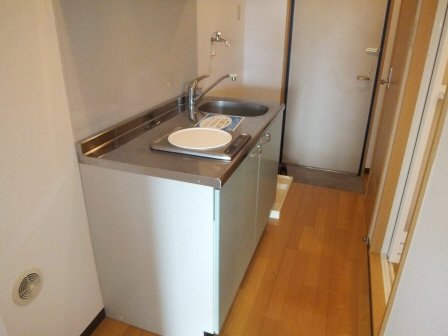 第１２中央ビルの居間・リビング|冷蔵庫置場あります