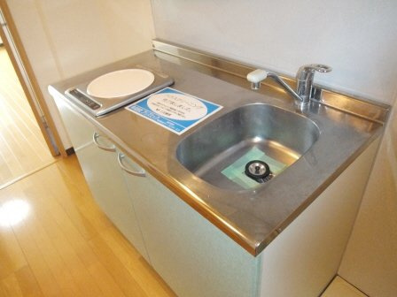 第１２中央ビルのキッチン|ＩＨコンロ付きのキッチンです