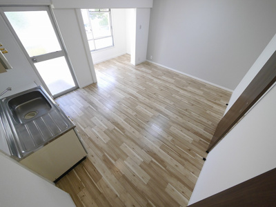 【居間・リビング】 | 垂水上高丸住宅B棟 | こちらの居間で趣味の時間をお楽しみください