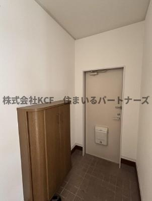 HOUSE　DE　EPIの玄関|和室がひろがる居住スペース