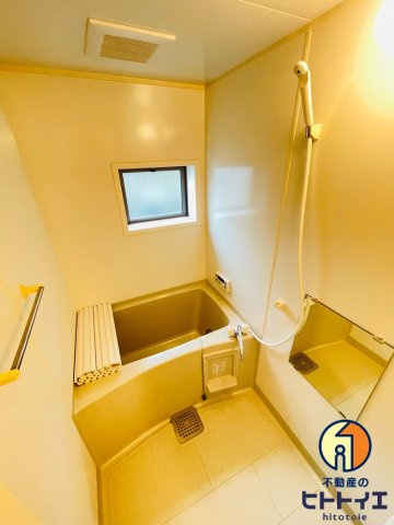 サンライフ市の玉の浴室