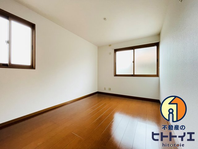 サンライフ市の玉の洋室