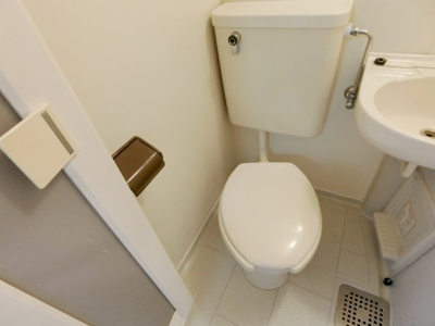 【トイレ】 | リエス大倉山 | 清潔感のあるトイレです