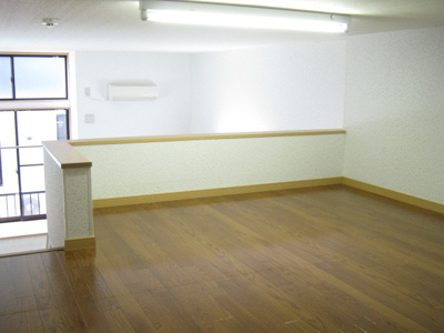 【洋室】 | オレンジヒルズJ2 | ロフト8帖があります。