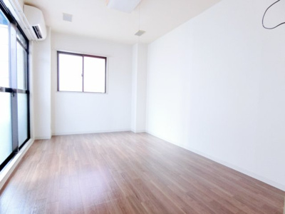 【洋室】 | ヴィラ福原 | スタンダードな洋室です