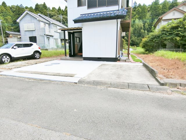 日向住宅の駐車場