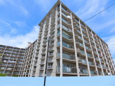 【外観】 | リバーサイドパレス明石 | 徒歩圏内に近隣商業施設多数ございます。