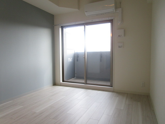 アドバンス大阪ヴェンティの洋室