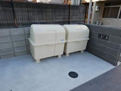 【その他共用部分】 | フラッティK&S千本寺之内 | ダストボックスあり