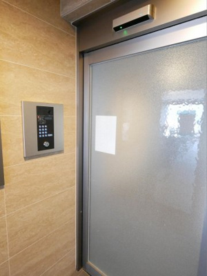 【エントランス】 | フラッティ西大路花屋町 | オートロック