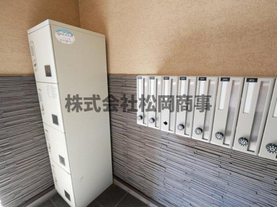 【エントランス】 | フラッティ七条大橋 | 宅配ボックスあり