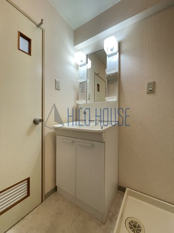 ティーワイパレスの洗面所