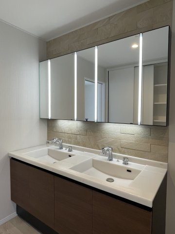 芦屋市松ノ内町　戸建ての洗面所