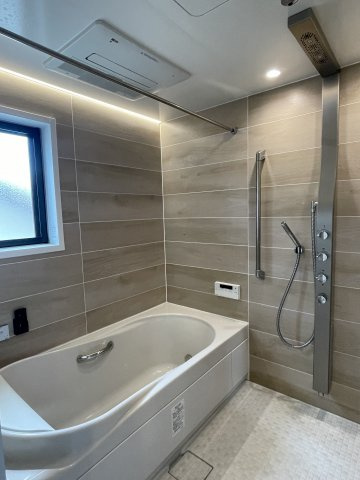 芦屋市松ノ内町　戸建ての浴室