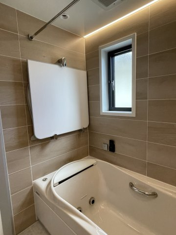 芦屋市松ノ内町　戸建ての浴室