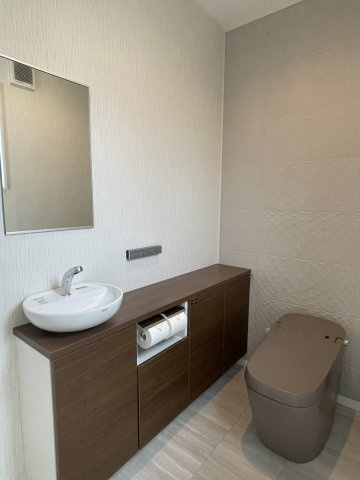 芦屋市松ノ内町　戸建てのトイレ