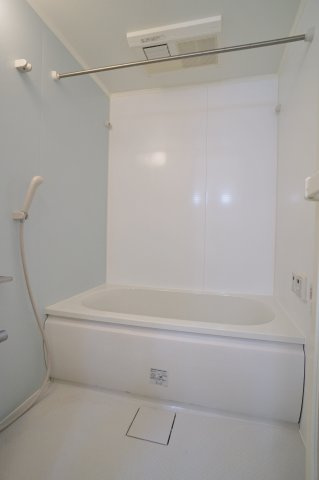 シャーメゾン口谷の浴室