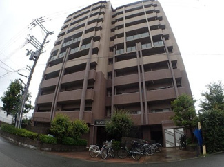 【外観】 | 1999年11月建築、RC造11階建てのマンションです。最寄り駅は・ＪＲ大阪環状線「福島駅」徒歩14分・ＪＲ東西線「新福島駅」徒歩16分・阪神本線「福島駅」徒歩17分です。