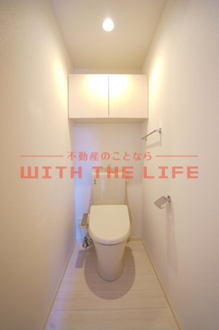 D-room F京町【10，000円キャッシュバック対象物件】のトイレ|ゆったりとした空間のトイレです