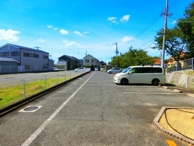 ソレアードⅡの駐車場