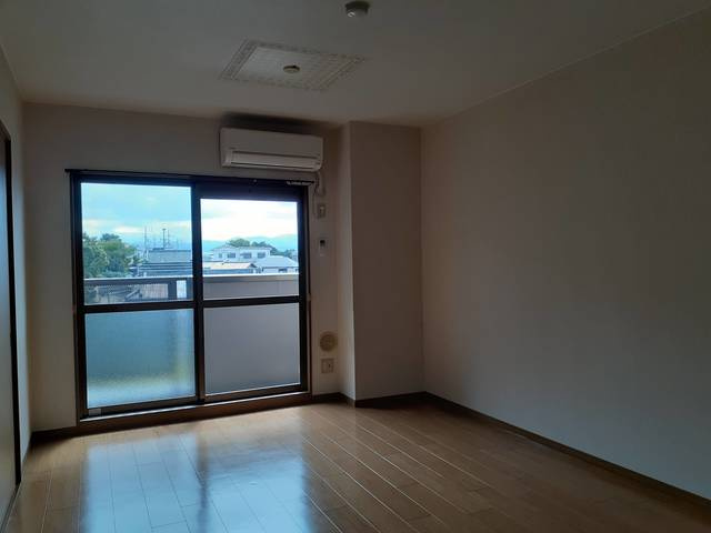 ソレアードⅡの居間・リビング