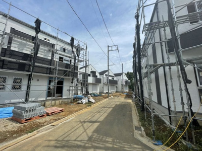 【前面道路含む現地写真】 | 日野市程久保１丁目新築戸建て１０棟　８号棟