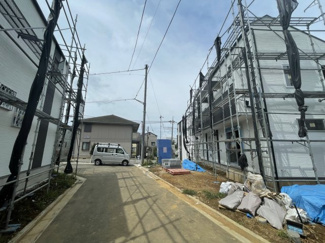 【前面道路含む現地写真】