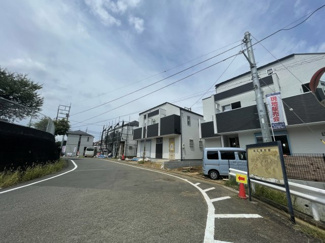 【前面道路含む現地写真】