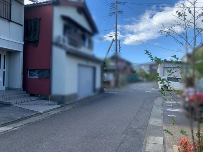 【前面道路含む現地写真】 | 大津市本堅田2丁目2-11　中古戸建
