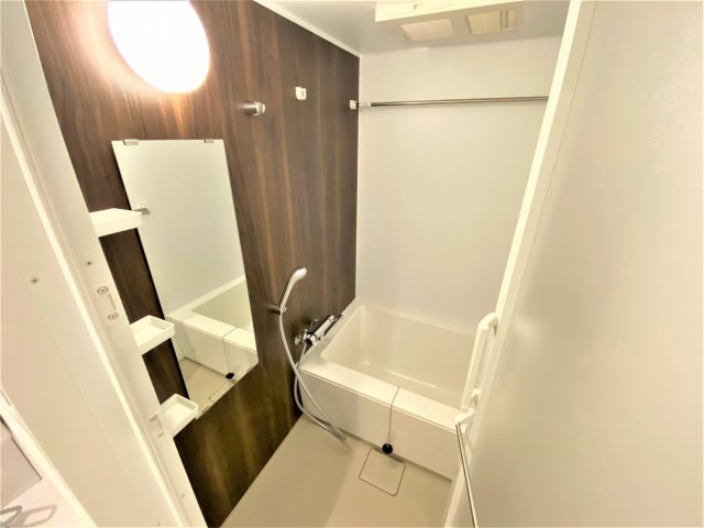 コントレイルりんくう常滑の浴室