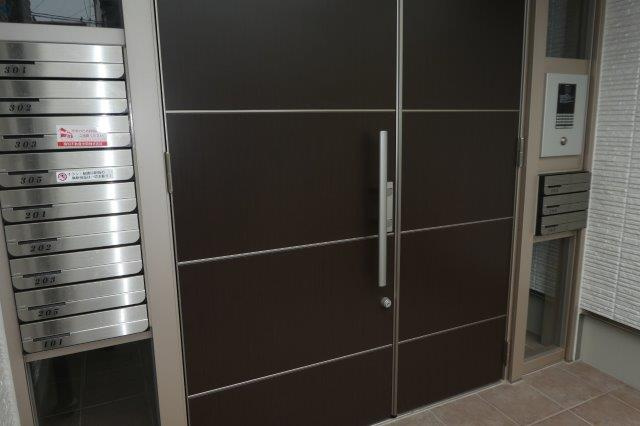 総社市駅南１丁目の賃貸マンションのエントランス|オートロック