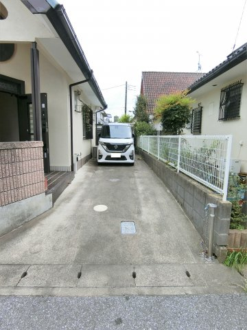 秋庭貸家の駐車場|手前駐車場