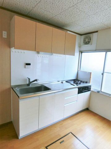 秋庭貸家のキッチン
