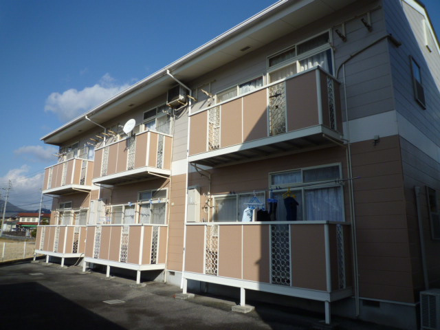 総社市門田のアパートの外観