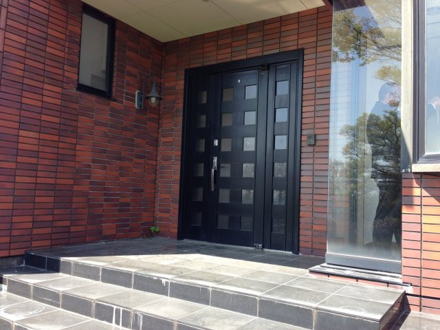 【玄関】 | 高級感のある玄関です。素敵なアプローチです