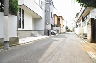 【前面道路含む現地写真】 | 現地見学や資料請求などお気軽にお問合わせ下さい。
周辺環境とあわせて現地ご案内致します。