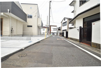 【前面道路含む現地写真】 | 西側4ｍ公道　交通量は少なめです。