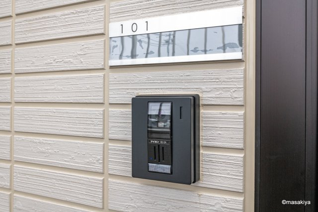 プレジール高田のエントランス