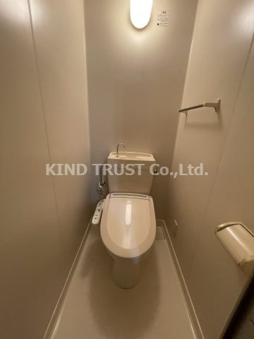 プチヴェルジュのトイレ|落ち着いた色調のトイレです