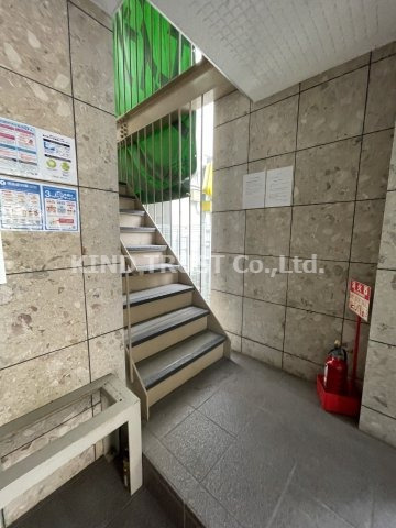 プチヴェルジュのロビー|ゆとりのあるロビーです