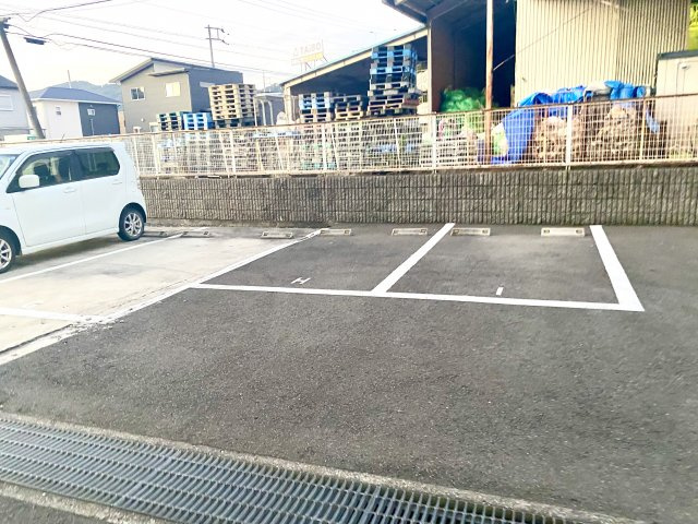 ステージ金池の駐車場