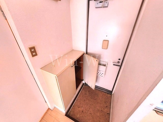 カースル50 B棟の玄関