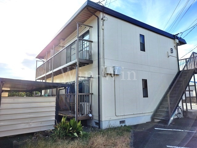 カースル50 B棟のエントランス