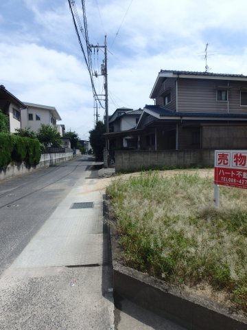 笹沖　売地の前面道路含む現地写真